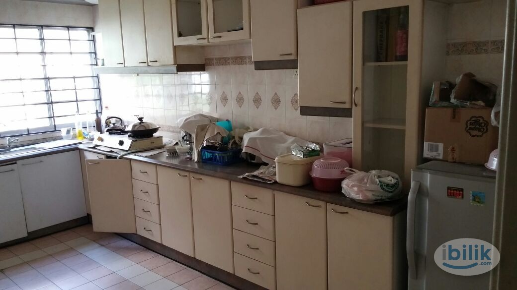 Bukit Rahman Putra Middle Room for Rent - Image 1