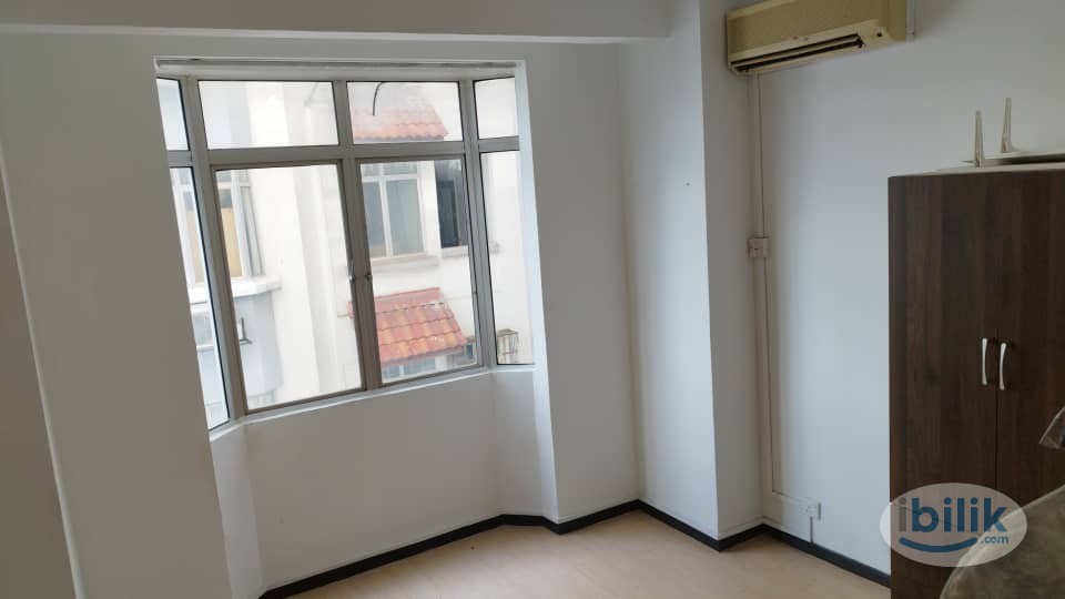 Middle Room at Bukit OUG Condominium, Bukit Jalil - Image 1