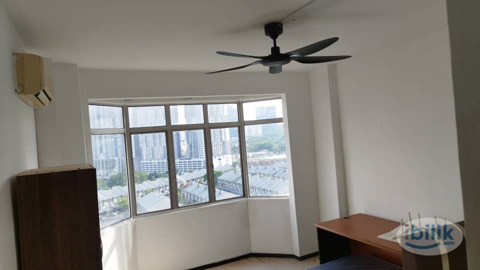 Middle Room at Bukit OUG Condominium, Bukit Jalil - Image 2