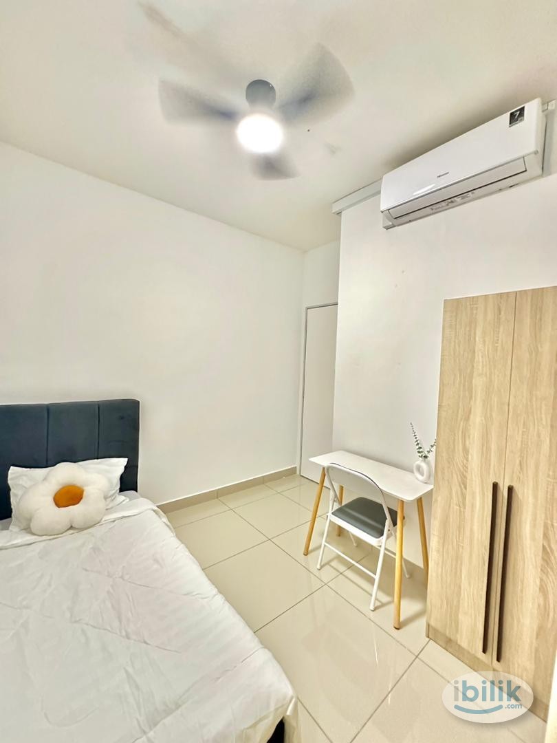 [3mins walk MRT] Female Queen Bed Middle Room at One Damansara, Damansara Damai Ativo Plaza Free Utilities - Image 2