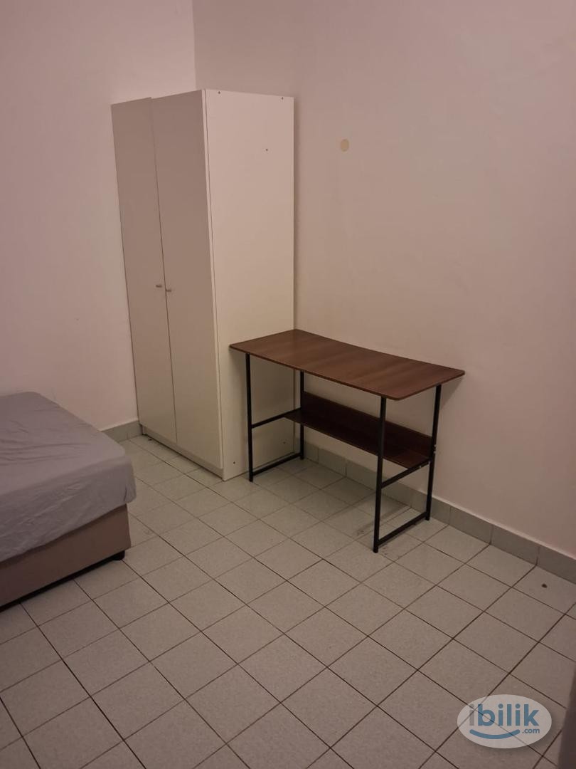Private Middle Room Rent in BU10, Bandar Utama 3mins to Centrepoint Bandar Utama - Image 3