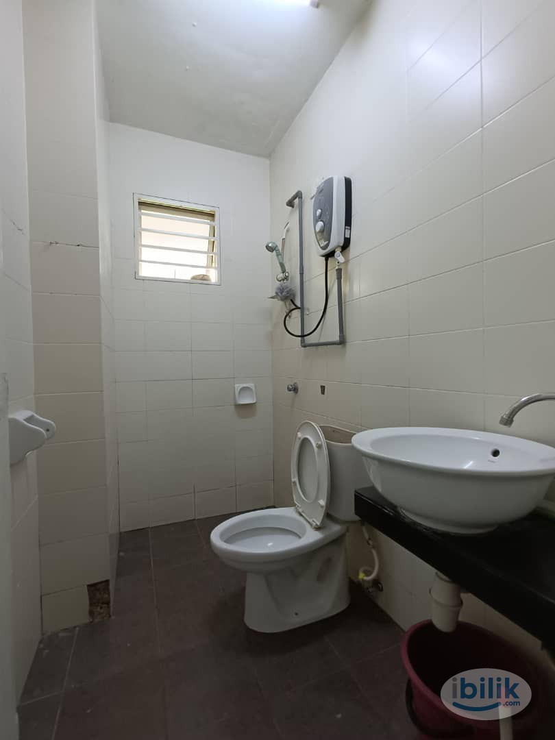 Middle Room at Damansara Uptown, Damansara Utama SS21, Nearby👉KEA, Mutiara Damansara,TTDI,Starling Mall,Bandar Utama One - Image 2