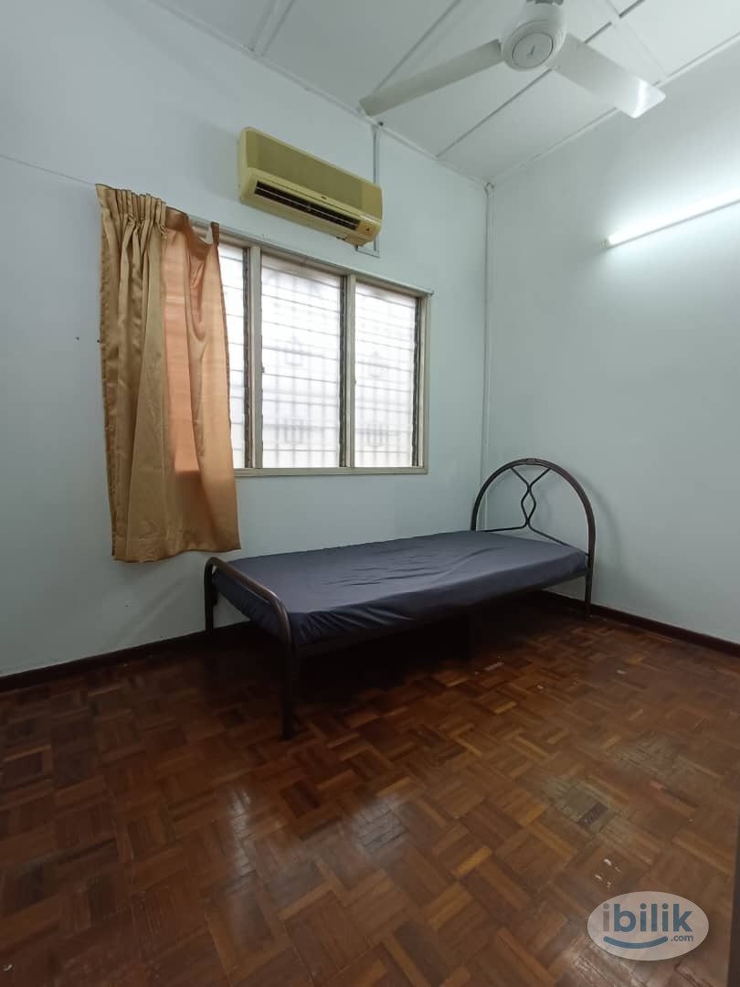 Middle Room at Damansara Uptown, Damansara Utama SS21, Nearby👉KEA, Mutiara Damansara,TTDI,Starling Mall,Bandar Utama One - Image 1