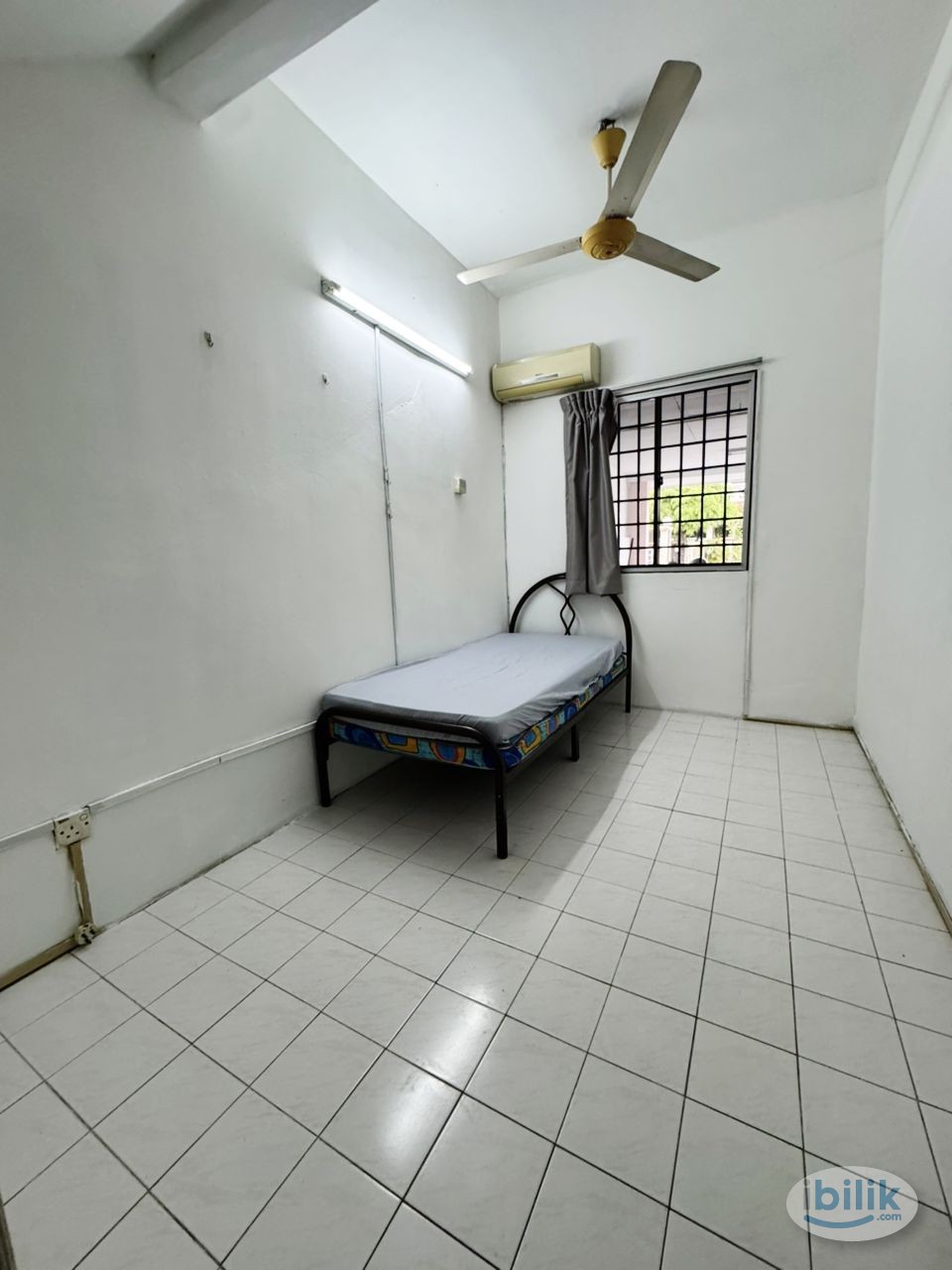 0 Deposit Needed! 🎉 🛋️ Fully furnished + Internet laju ⚡ 📍 Dekat IBM Tower, Centrepoint, 1U Shopping Centre  Bandar Utam - Image 1
