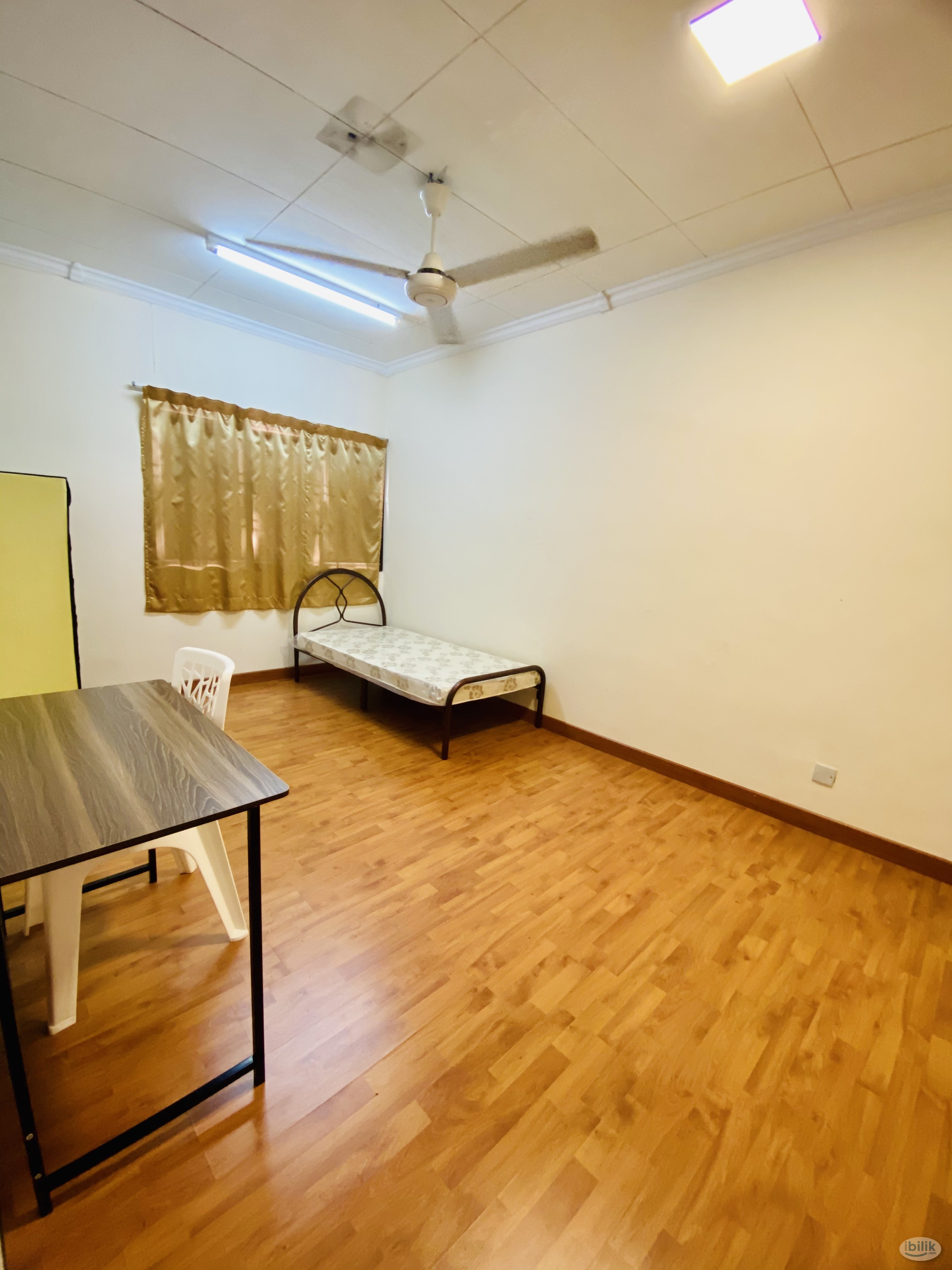 📍Middle Room at Damansara Uptown, Damansara Utama📍Urgent Move In🥳Zero Deposit💵💰 - Image 1