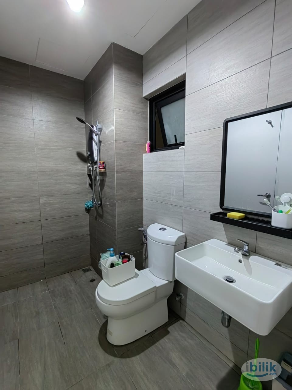 Master Room at Bandar Rimbayu, Amber Residence Shah Alam - Image 3