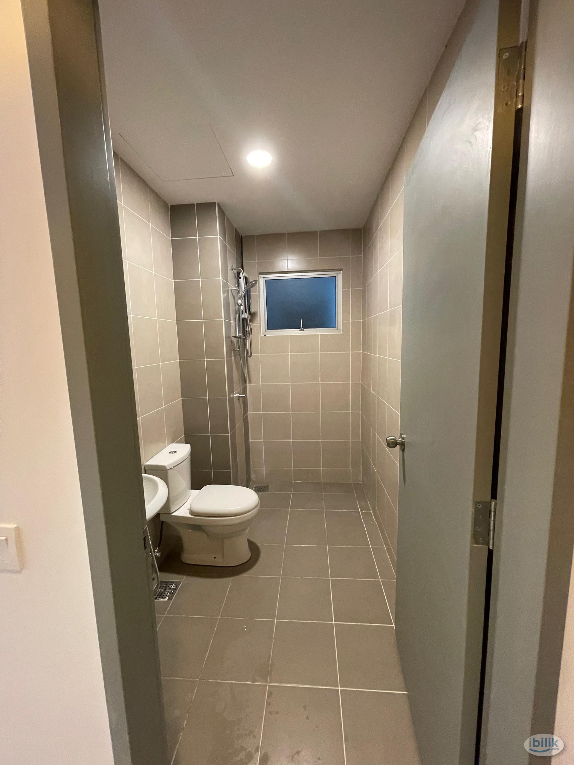 direct owner‼️all female middle room at residensi prima brickfields - Image 5