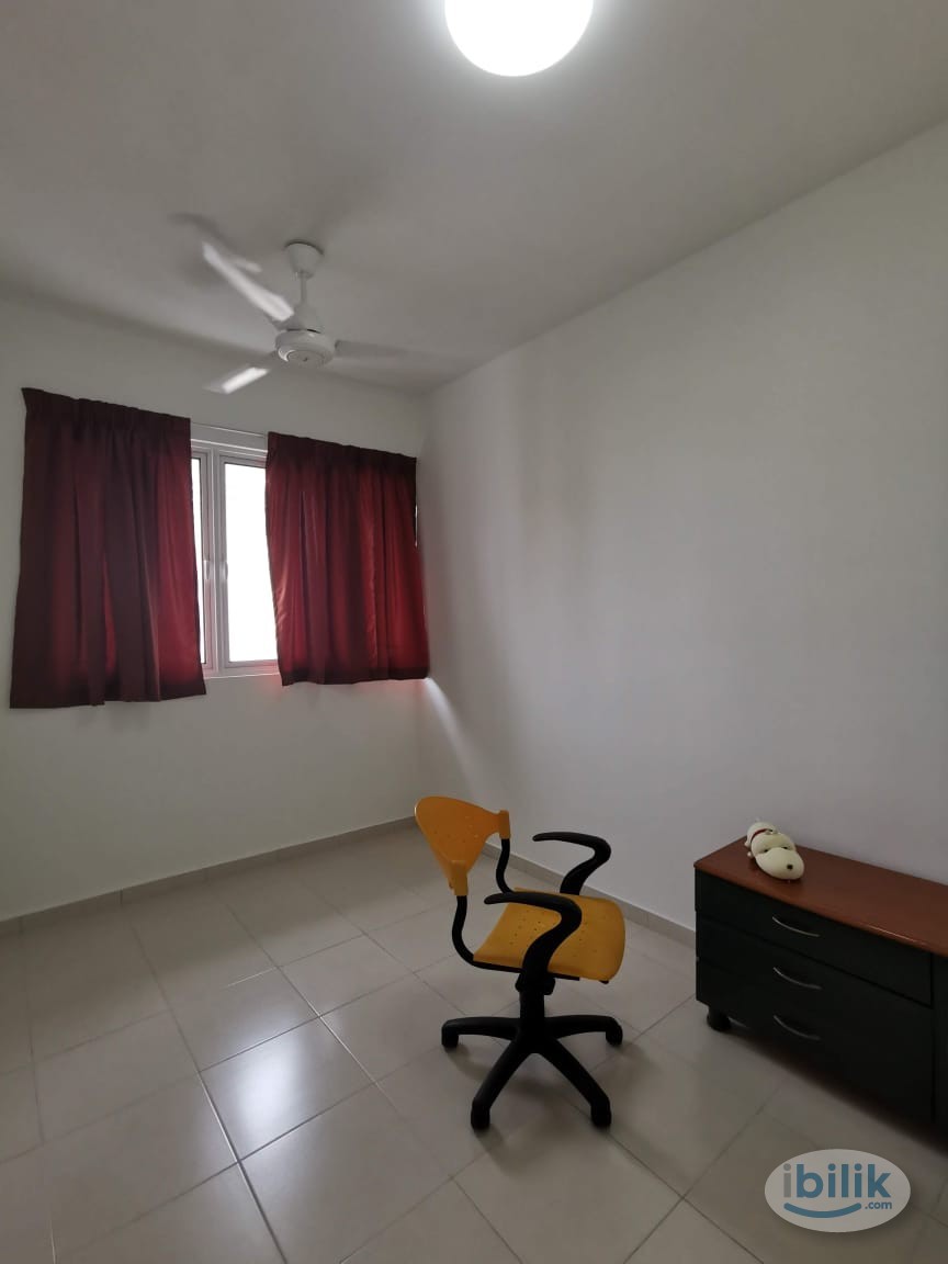 Middle Room at I-Santorini, Tanjung Tokong - Image 1