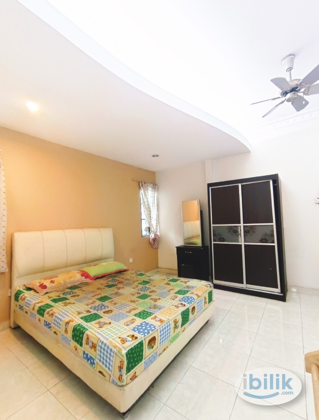 Middle Room at Taman Serdang Raya, Seri Kembangan - Image 1
