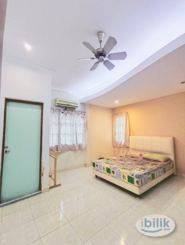 Middle Room at Taman Serdang Raya, Seri Kembangan - Image 2