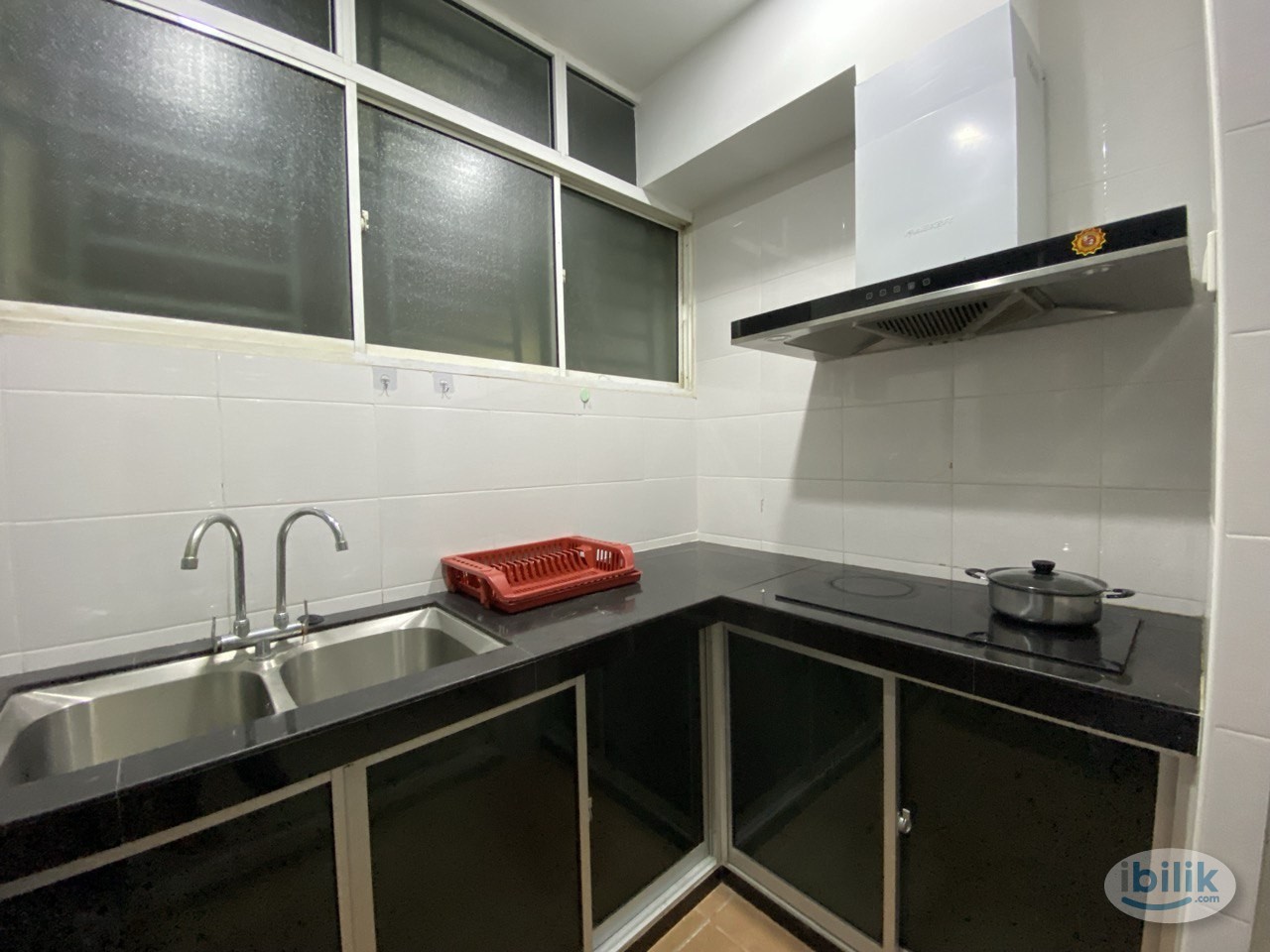 Master Room at OUG Parklane, Old Klang Road - Image 1