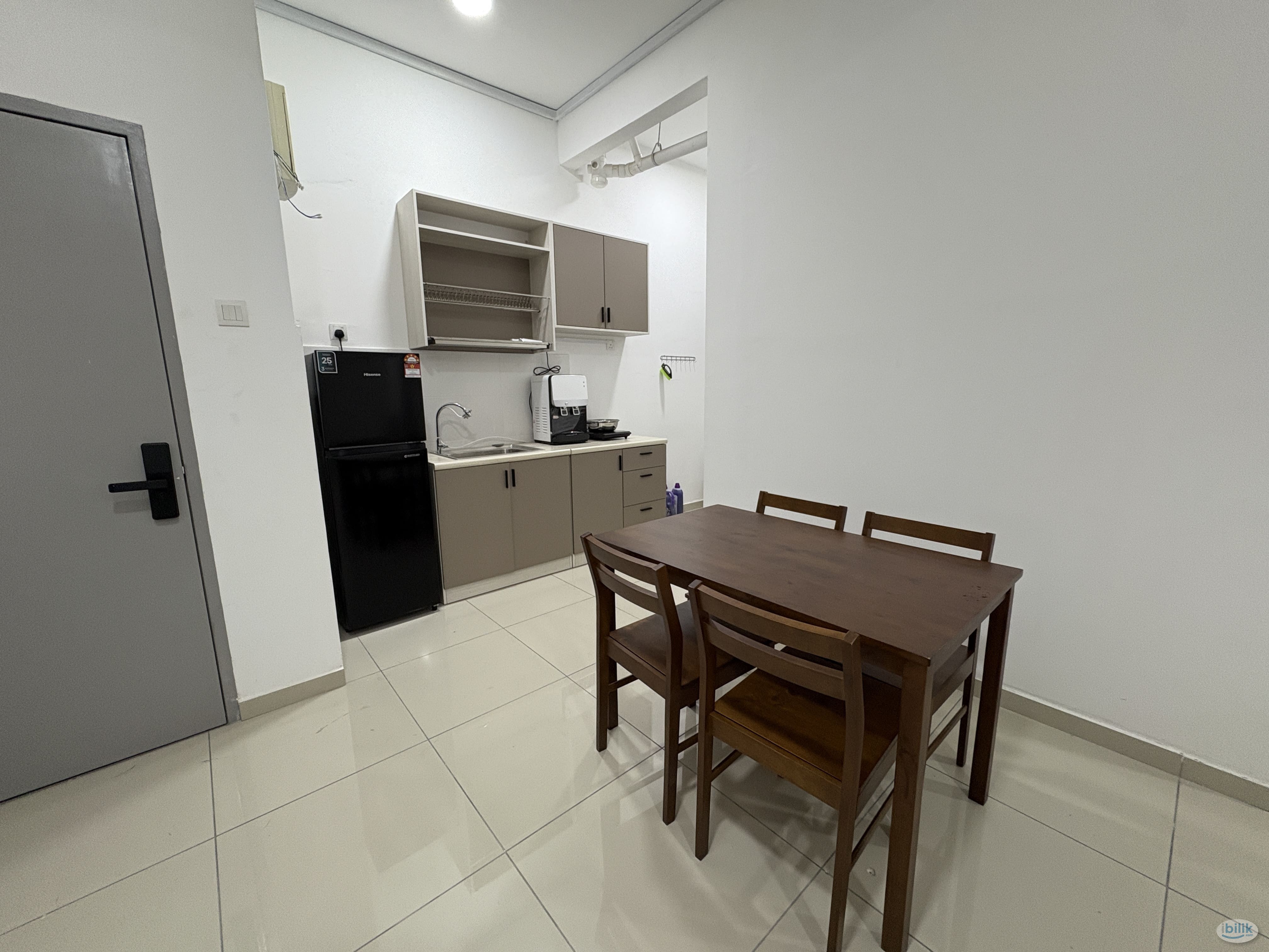 Middle Room at Damai Vista, Cheras South - Image 1