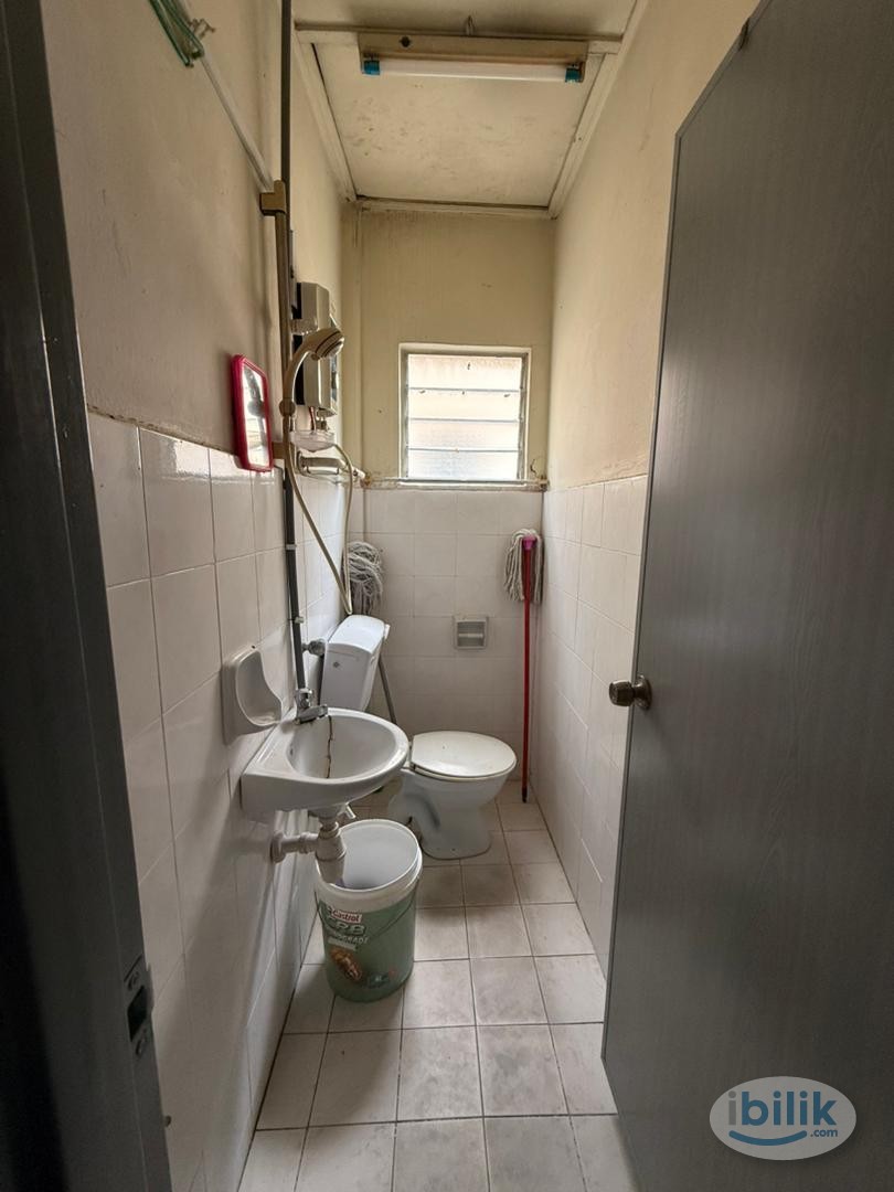 Master Room at Saujana Apartment, Damansara Damai - Image 2
