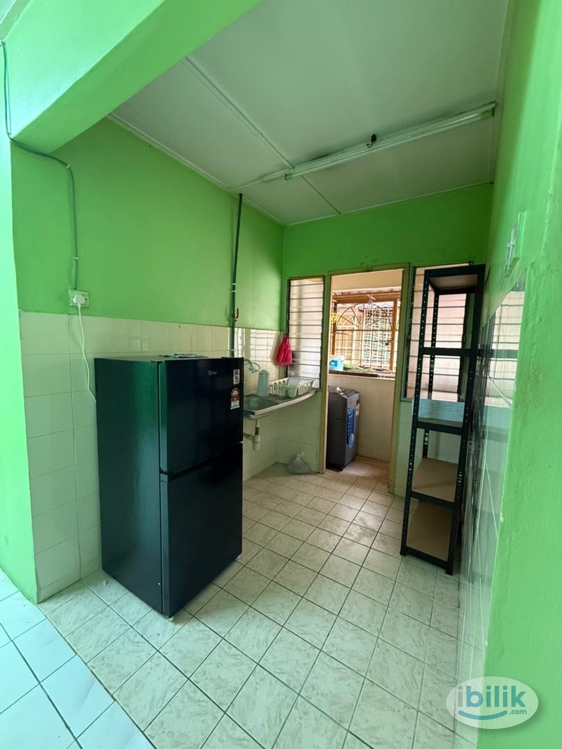 Master Room at Saujana Apartment, Damansara Damai - Image 3