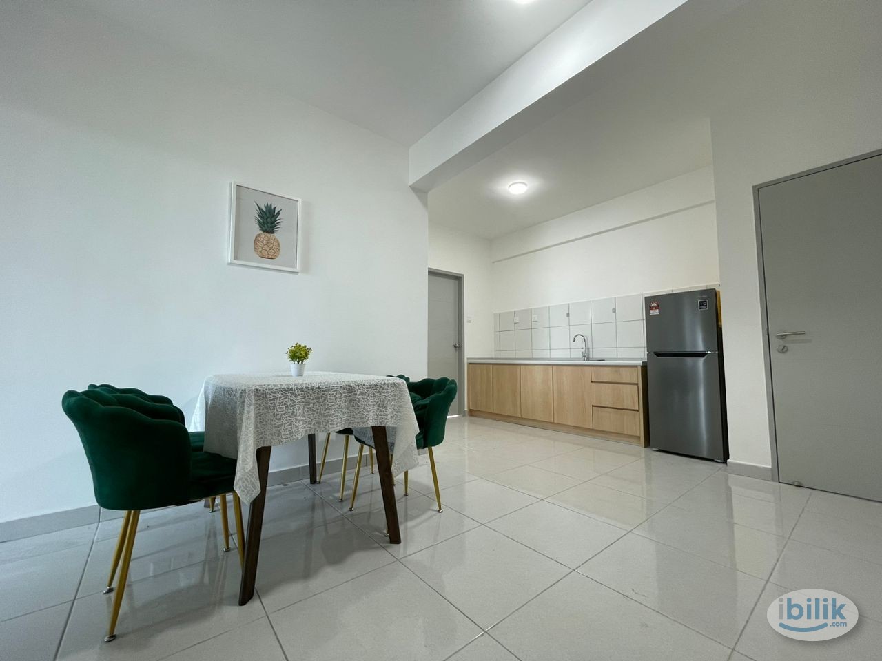Single Room at Fairview Residence, Bayan Lepas - Image 4