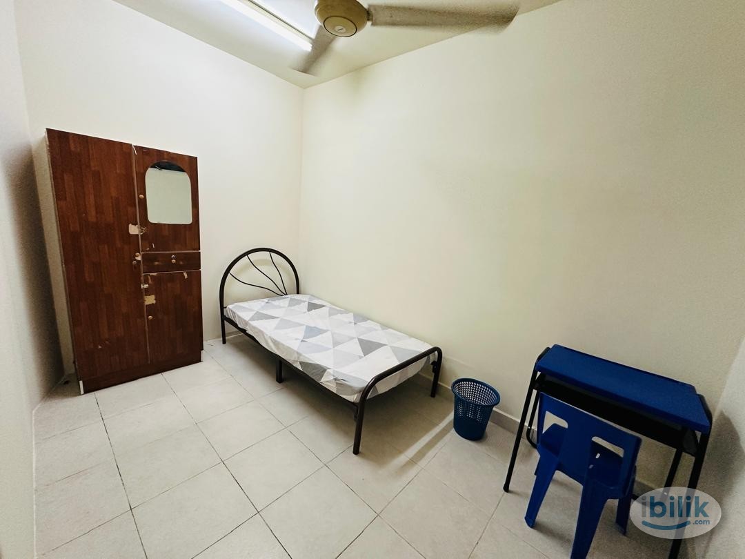 Middle Room at Cyberia SmartHomes, Cyberjaya - Image 3