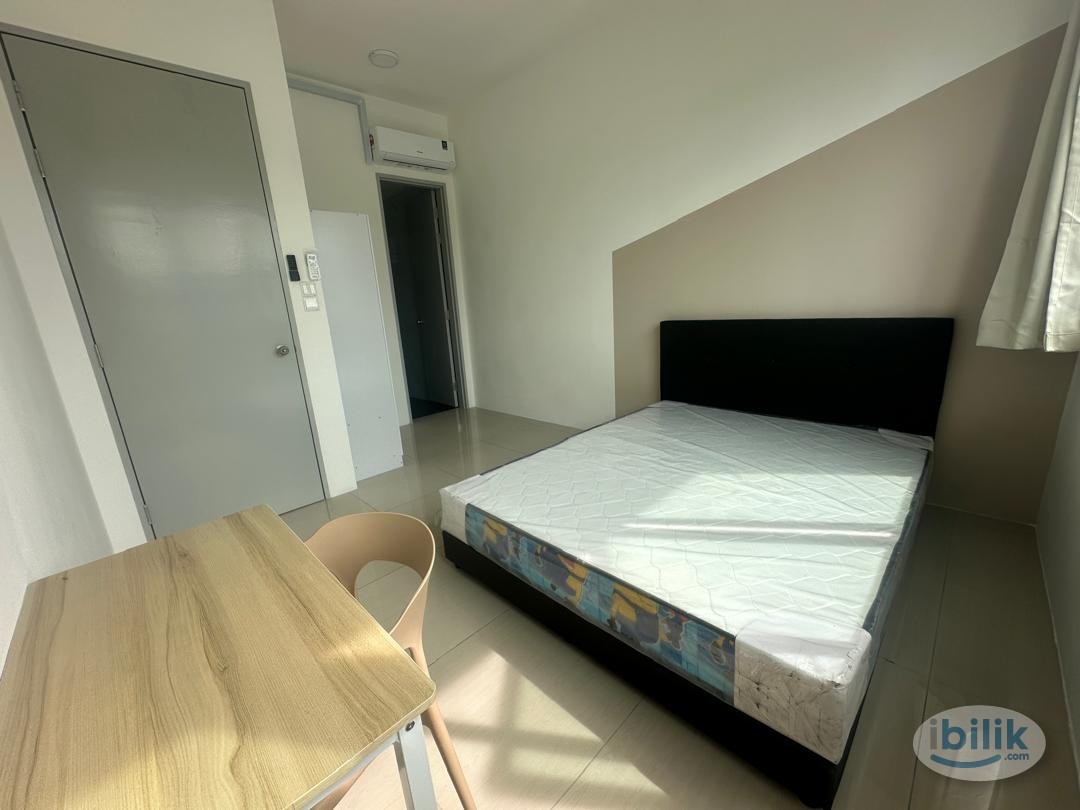 Master Room at Gelugor, Penang - Image 1