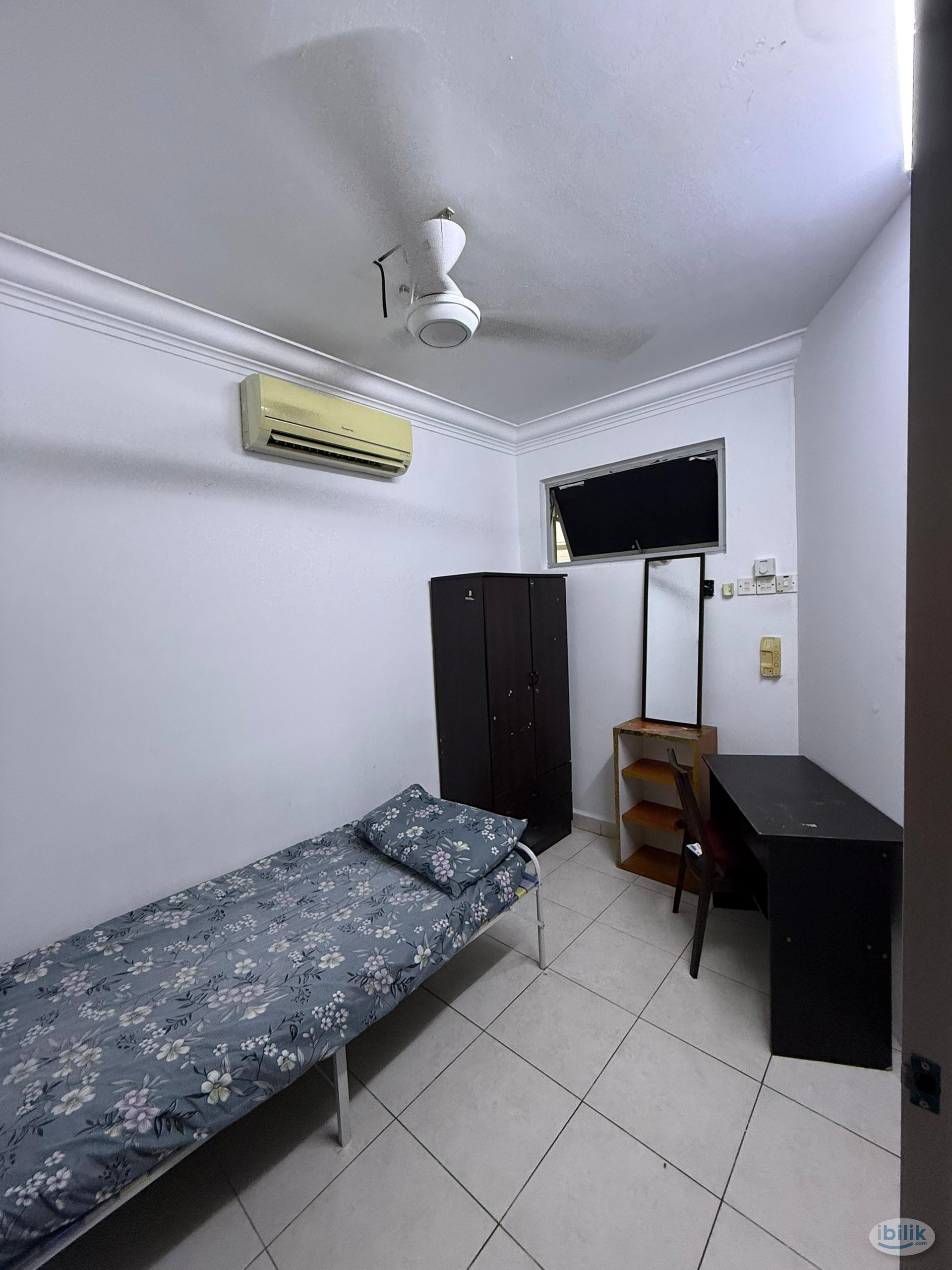 Middle Room at Cyberia SmartHomes, Cyberjaya - Image 1