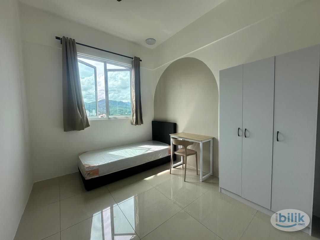 Middle Room at Georgetown, Penang - Image 1
