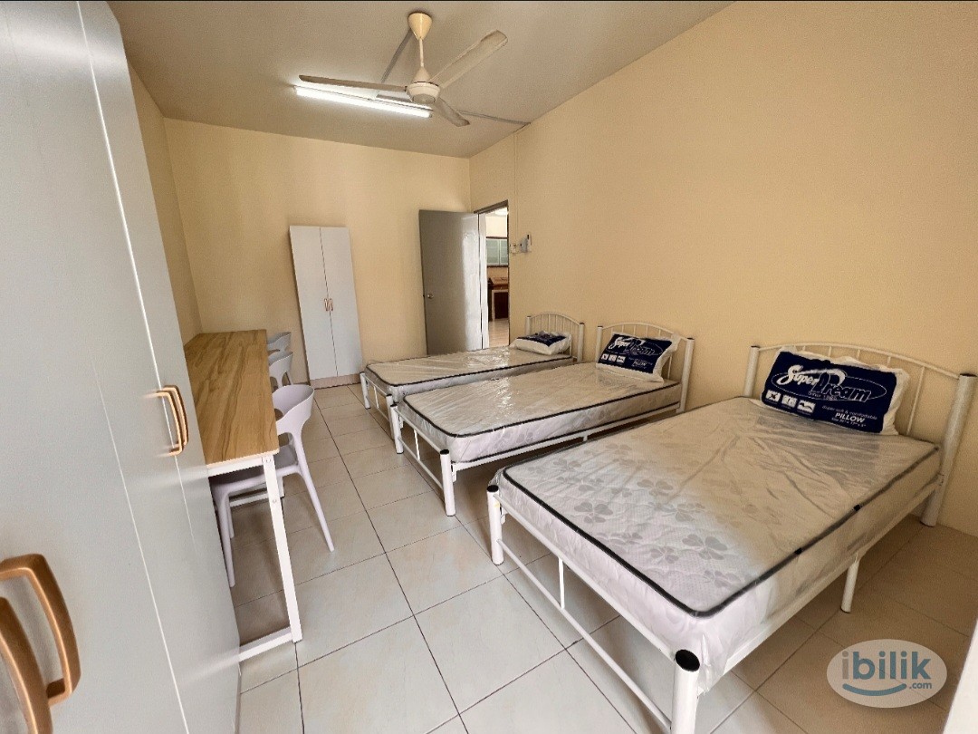 Master Room at Pv13 Platinum Lake Condo Setapak - Image 1