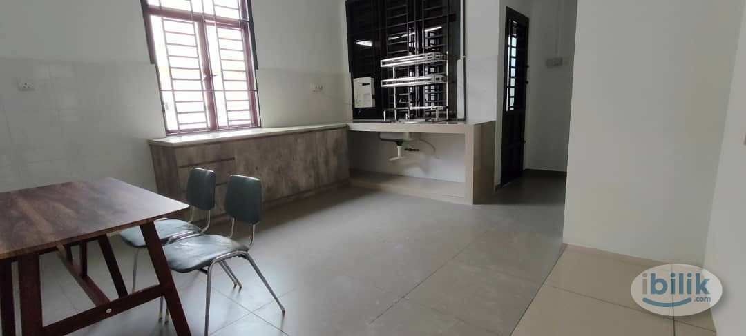 Master Room at Taman Mutiara Rini, Skudai - Image 3