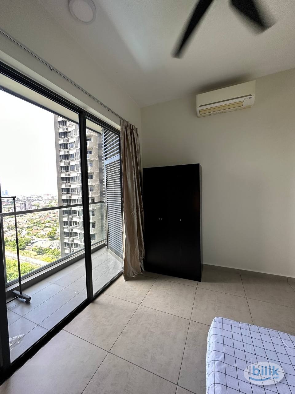 Middle Room at The Petalz, Old Klang Road - Image 2