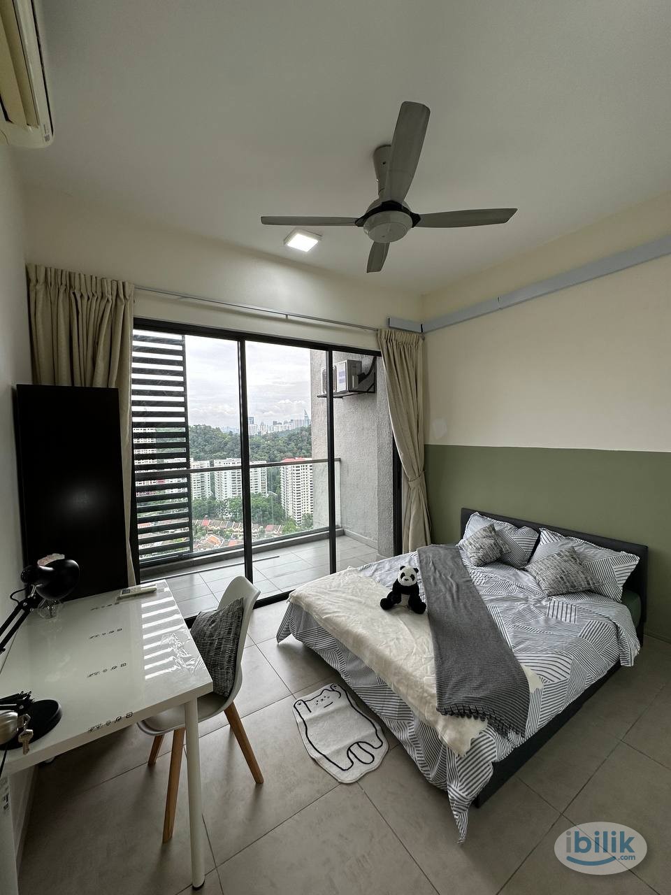 🏠Old Klang Road Petalz middle room with balcony - Image 1
