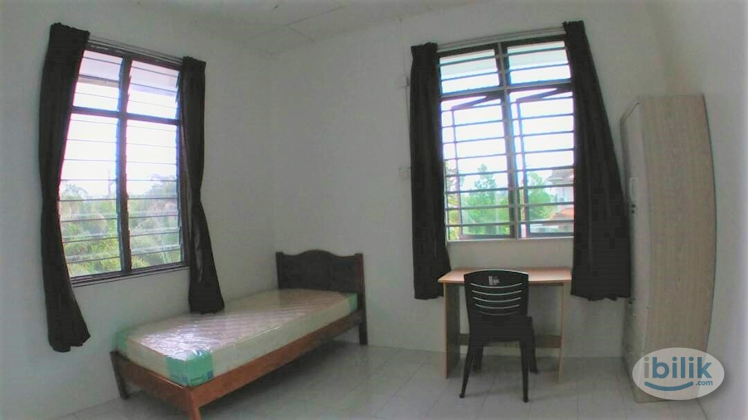 Middle Room at Batu Kawan, Seberang Perai - Image 1
