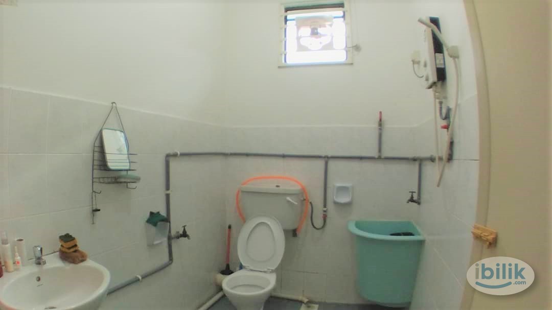 Middle Room at Batu Kawan, Seberang Perai - Image 2