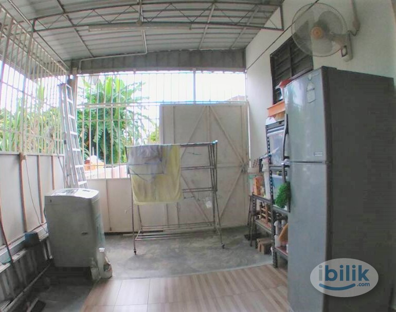 Middle Room at Batu Kawan, Seberang Perai - Image 3