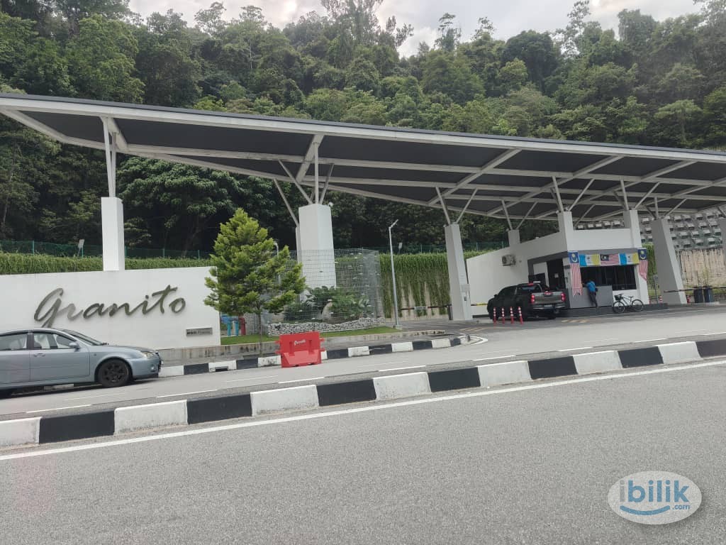 TAR UMT Granito master room for rent - Image 3