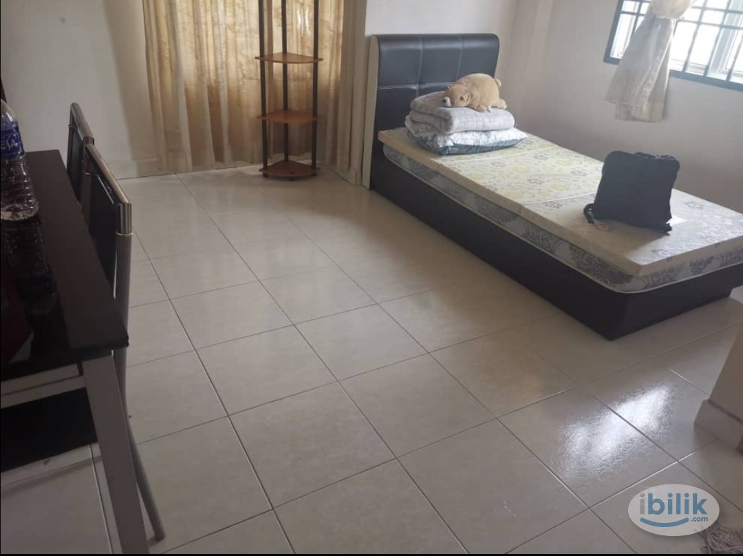 Master Room at Skudai Villa near Taman Mutiara Rini, Skudai - Image 1