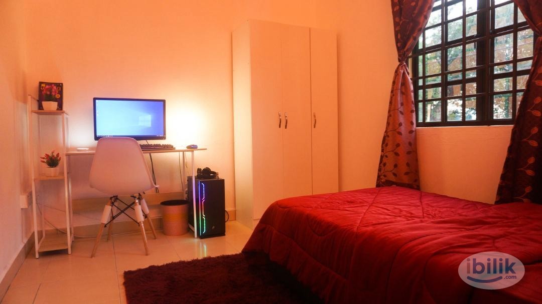 Middle Room at Kuantan, Pahang - Image 1