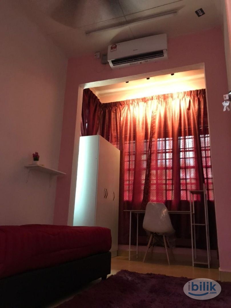 Middle Room at Kuantan, Pahang - Image 2