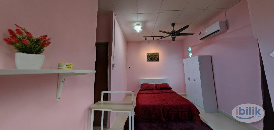 Middle Room at Kuantan, Pahang - Image 3