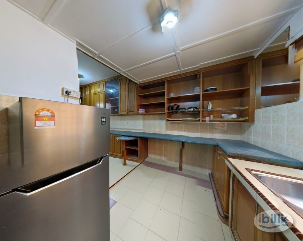 Middle Room at Kuantan, Pahang - Image 5