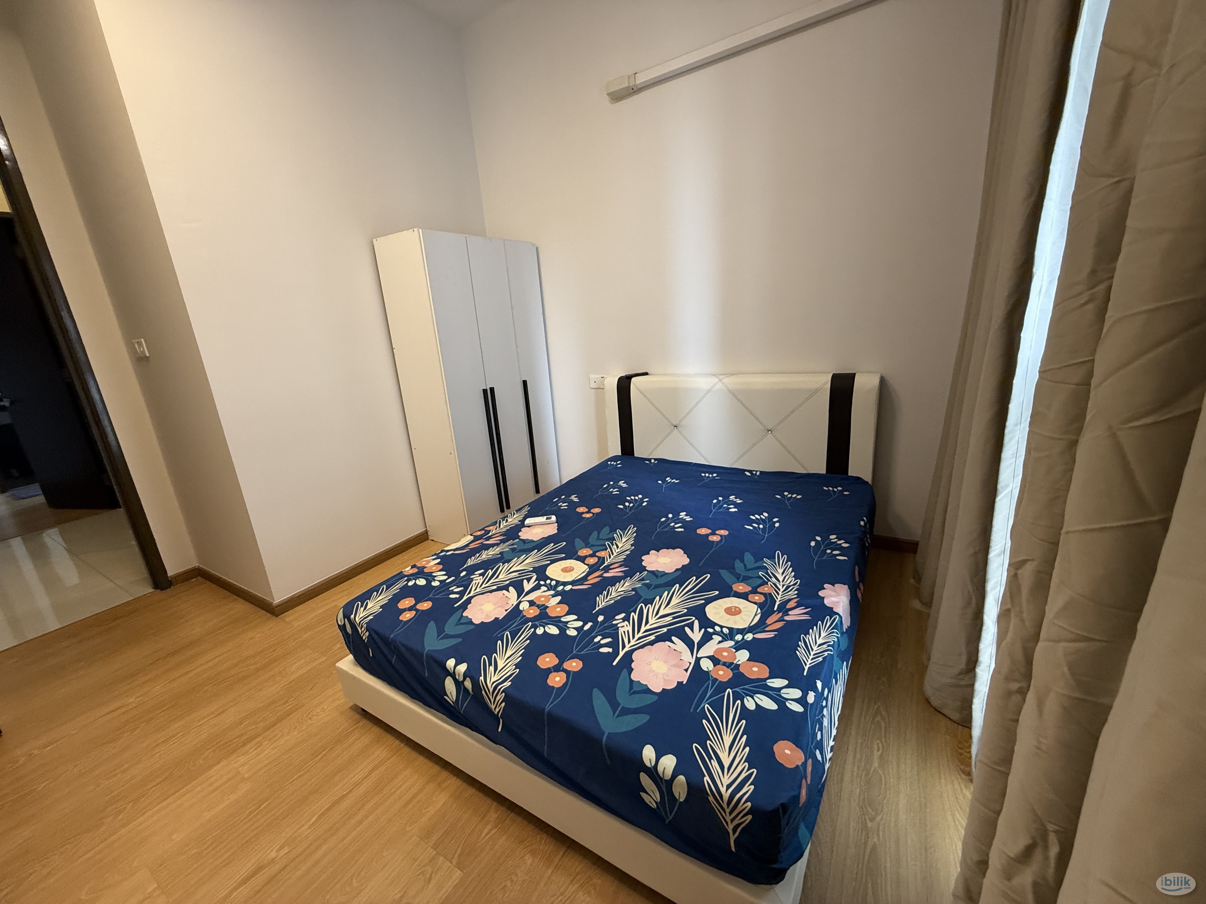 Muslim Friendly with Exclusive use Bathroom Middle Room at Danga Bay, Johor Bahru - Image 2