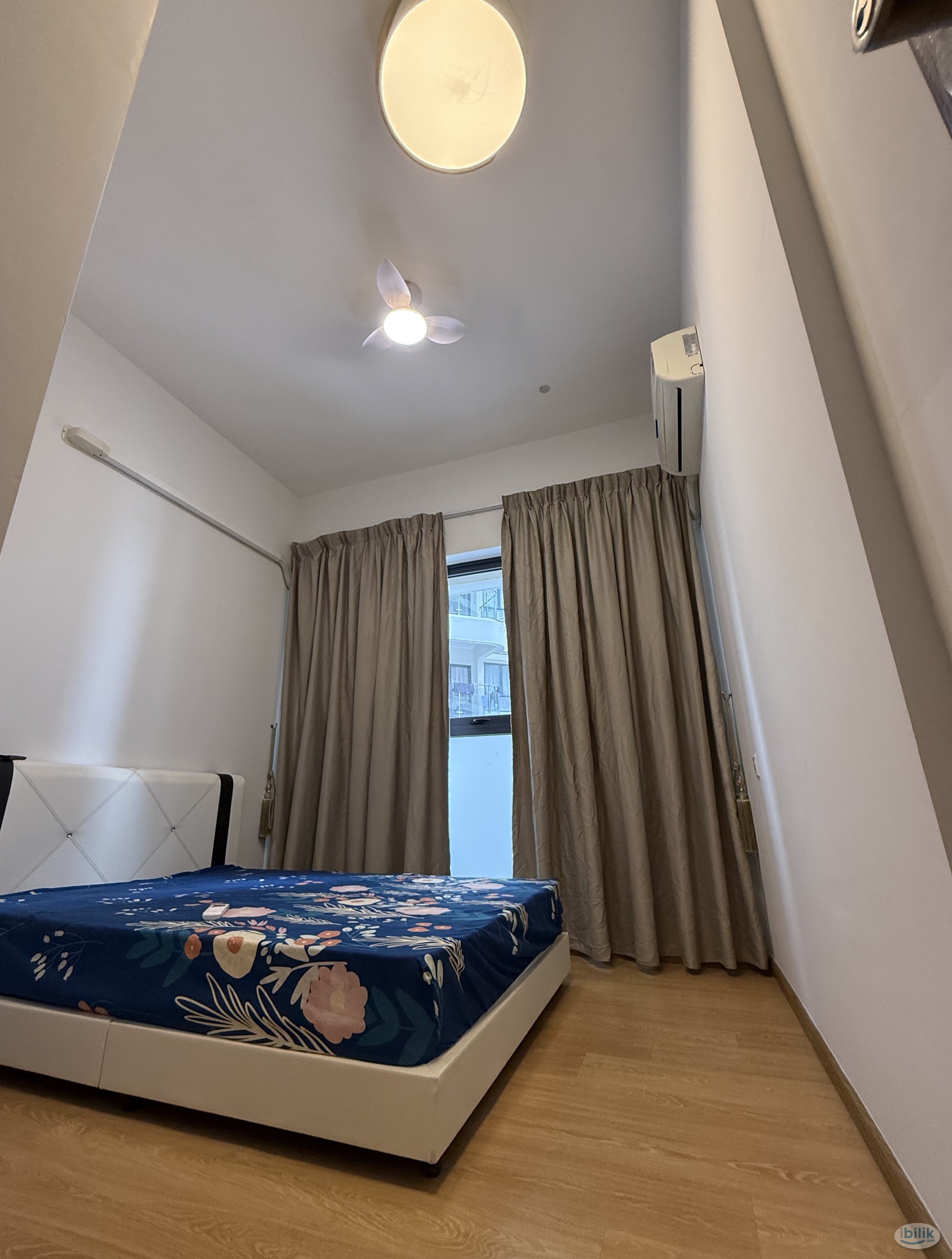 Muslim Friendly with Exclusive use Bathroom Middle Room at Danga Bay, Johor Bahru - Image 1
