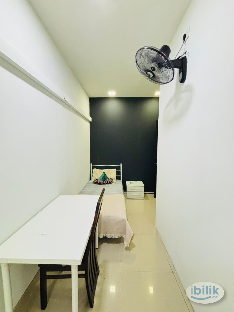 Short Walk to MRT Single Balcony Room at Taragon Puteri YKS, KLCC - Image 1