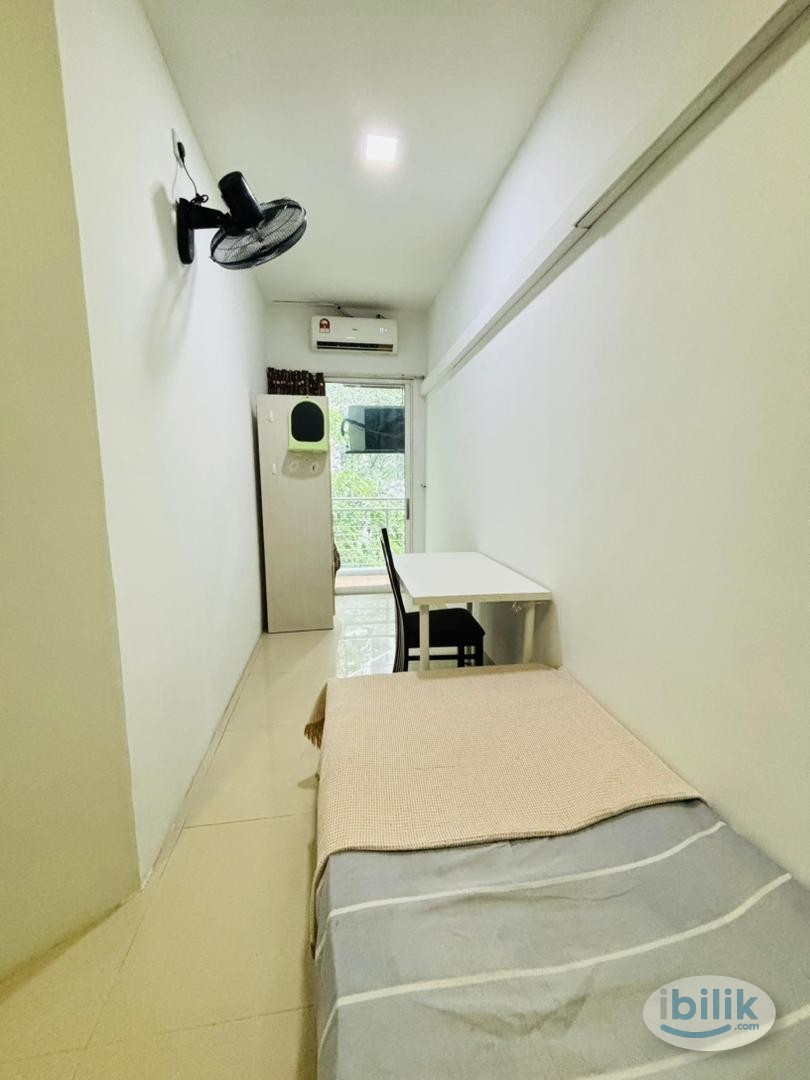 Short Walk to MRT Single Balcony Room at Taragon Puteri YKS, KLCC - Image 2
