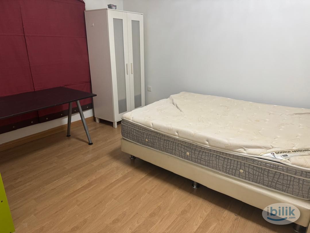 FURNISHED FEMALE UNIT Middle Room at Damansara Perdana, Petaling Jaya - Image 1