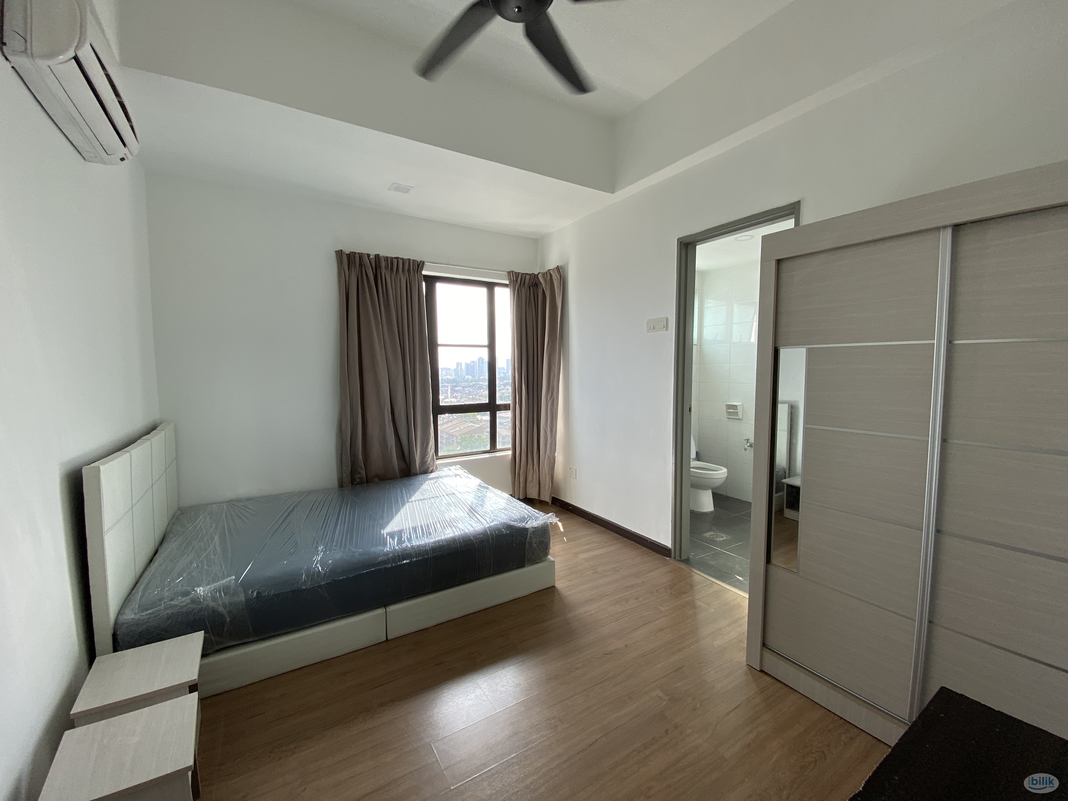 Female Unit Master Room at Park 51 Residency, Petaling Jaya - Image 1