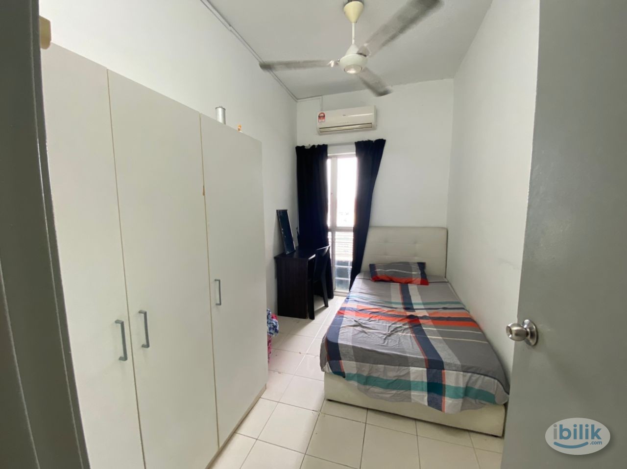 Single Room at Residensi Laguna, Bandar Sunway - Image 3