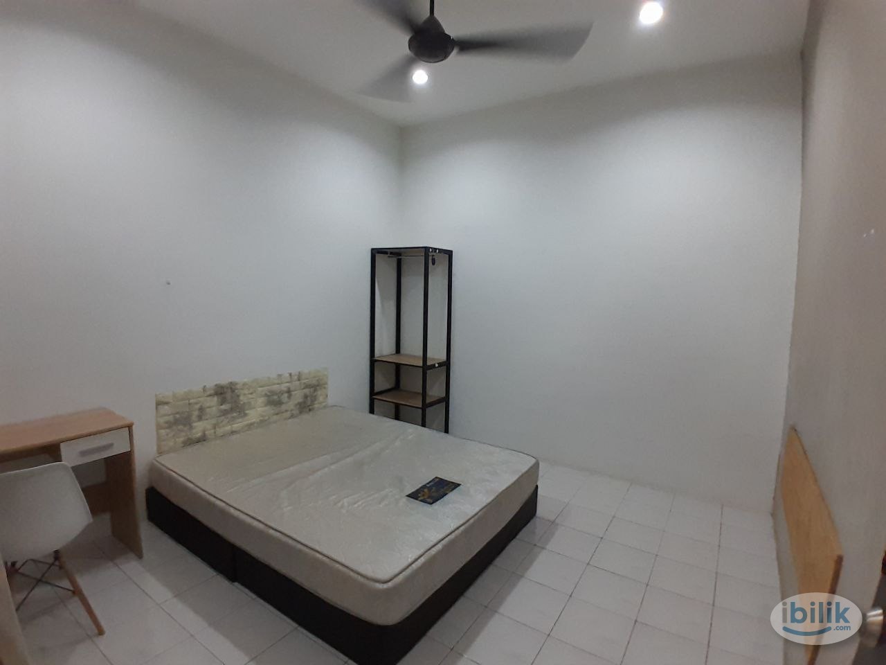 [Taman Aman House] Next Taman Paramount 🏠Medium Room with Aircond, Short Drive to SS2, Sea Park - Image 2