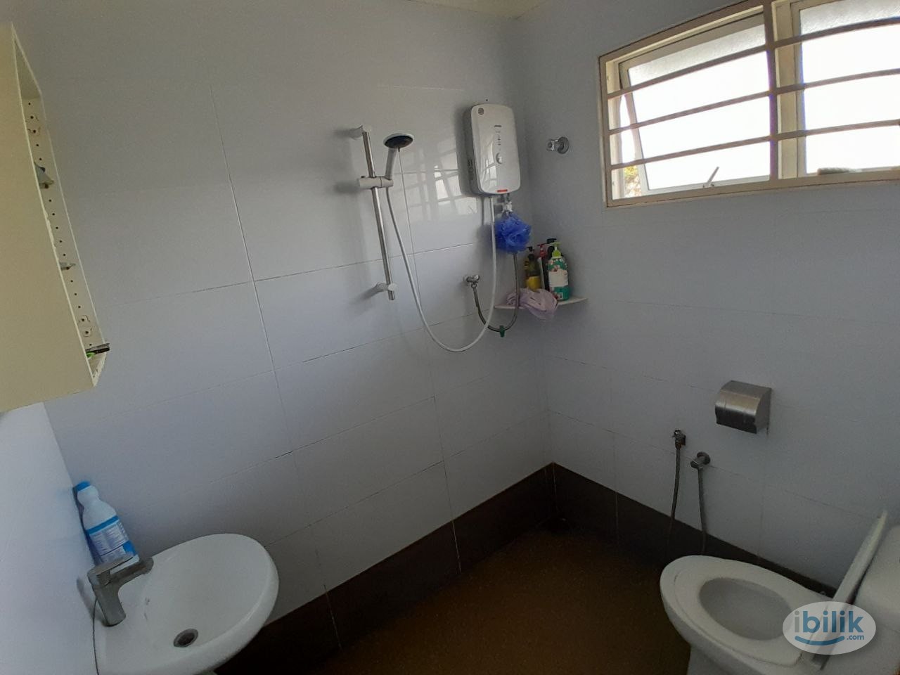 [Taman Aman House] Next Taman Paramount 🏠Medium Room with Aircond, Short Drive to SS2, Sea Park - Image 3