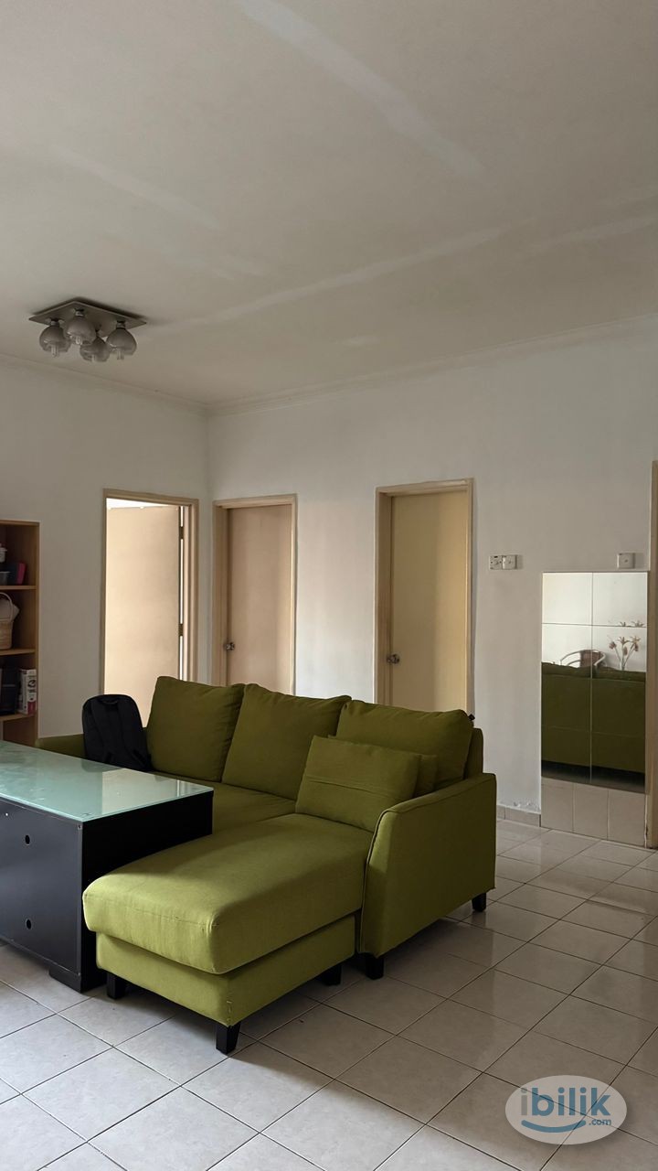 Single Room at Bayu Puteri, Tropicana - Image 3