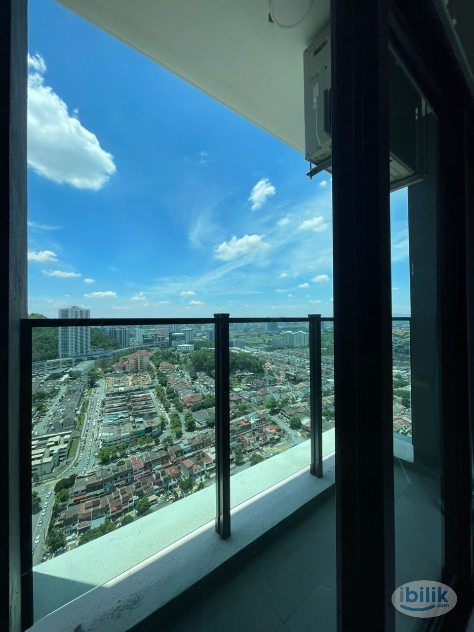Middle Room at Kuala Lumpur, Malaysia - Image 5