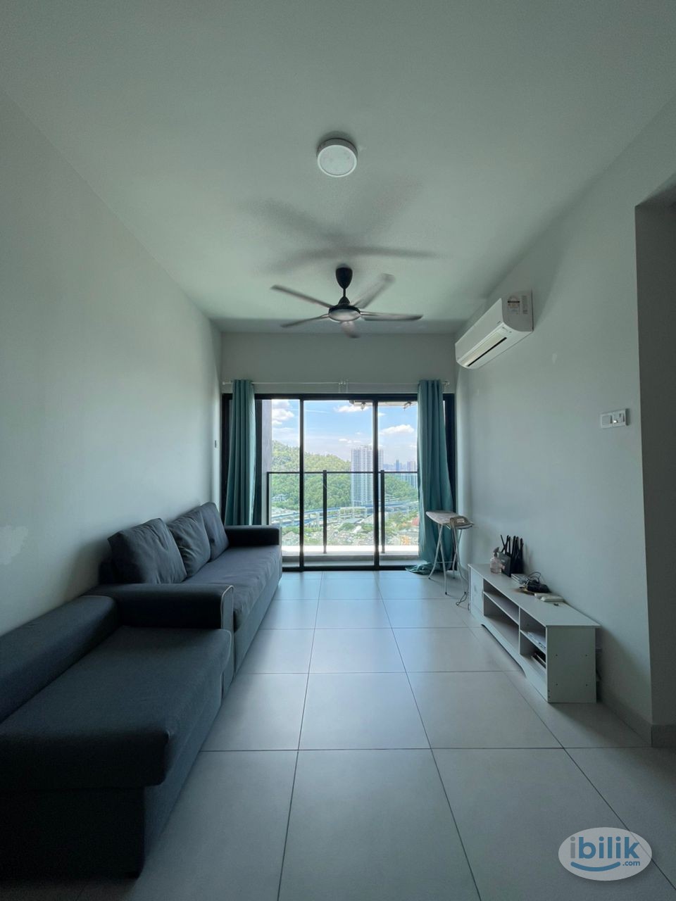 Middle Room at Kuala Lumpur, Malaysia - Image 3