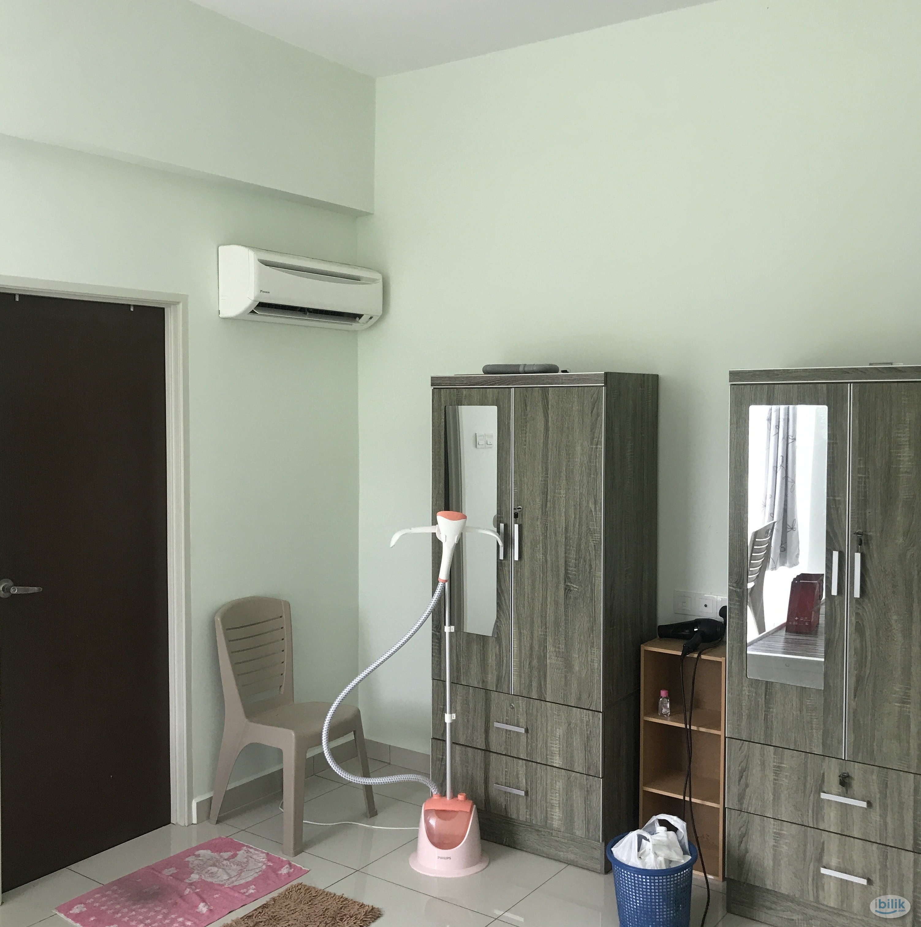 Fully Furnished Middle Room with Aircon - Image 3