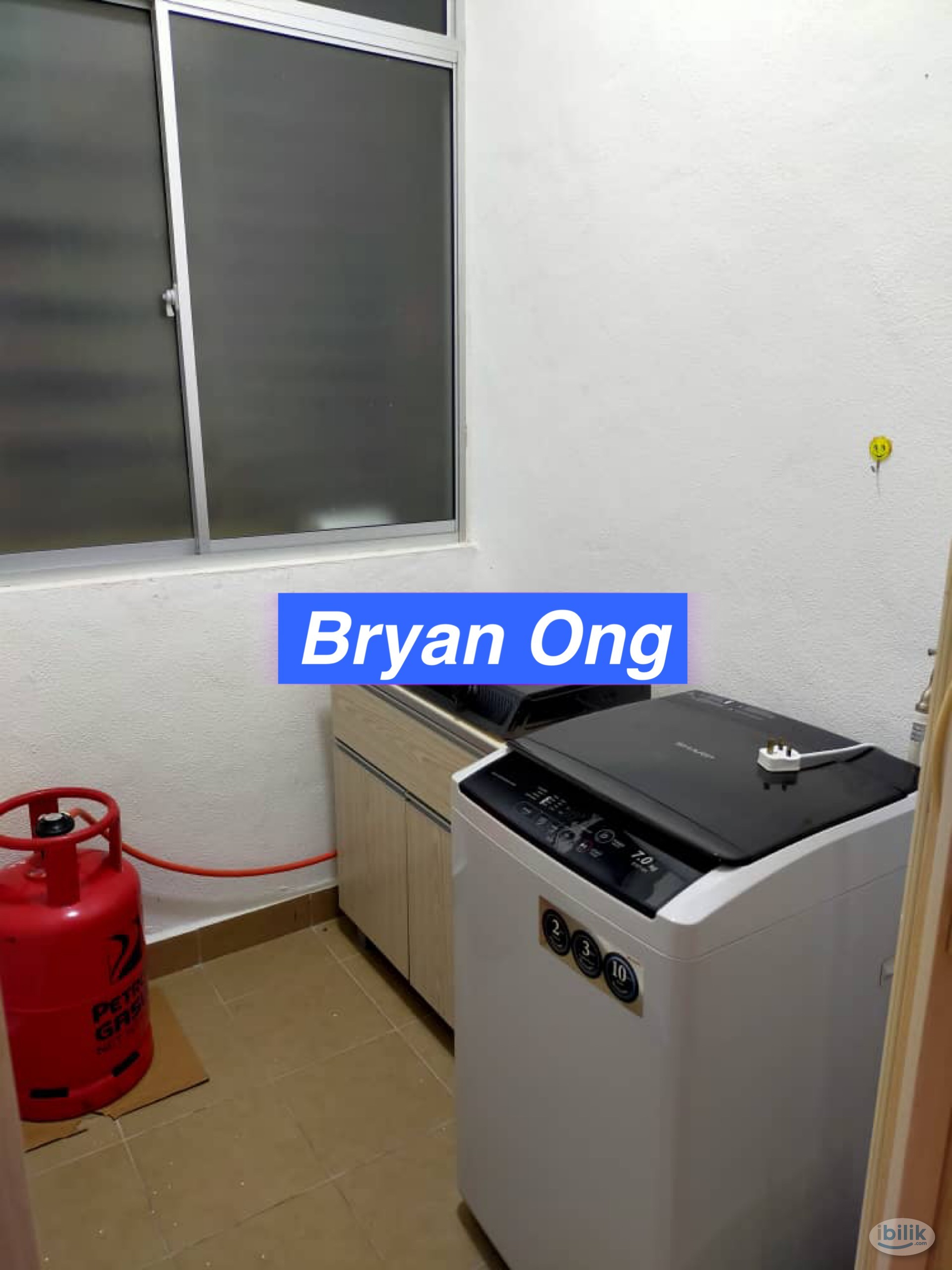 Fully Furnished Middle Room with Aircon - Image 5